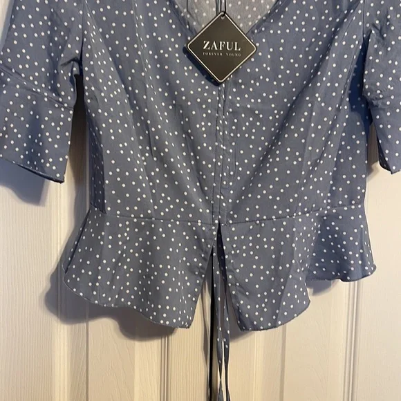 NWT Zaful shirt with adjustable tie in front size Small - Picture 5 of 8